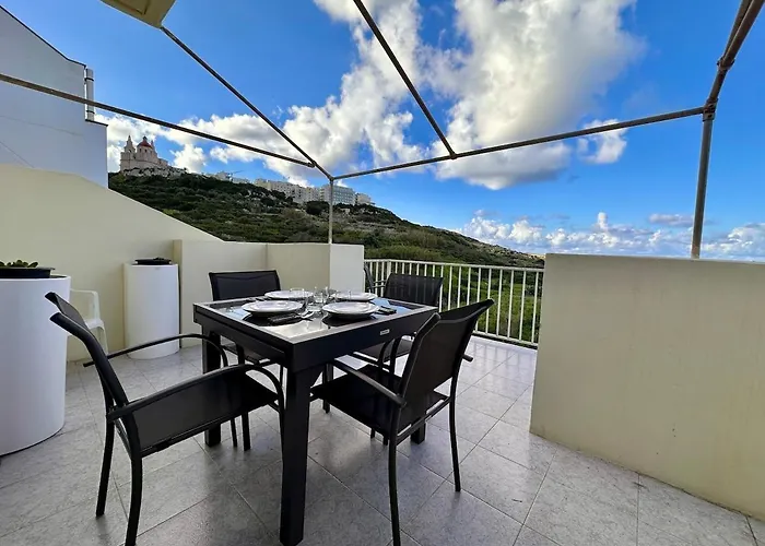 Seaview Penthouse アパート Is-Sellum